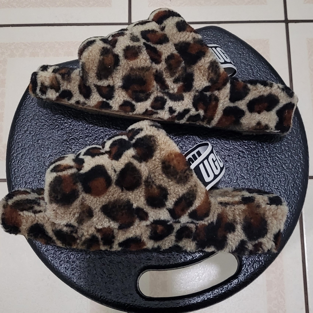 UGG Leopard Slippers - Picture 3 of 6